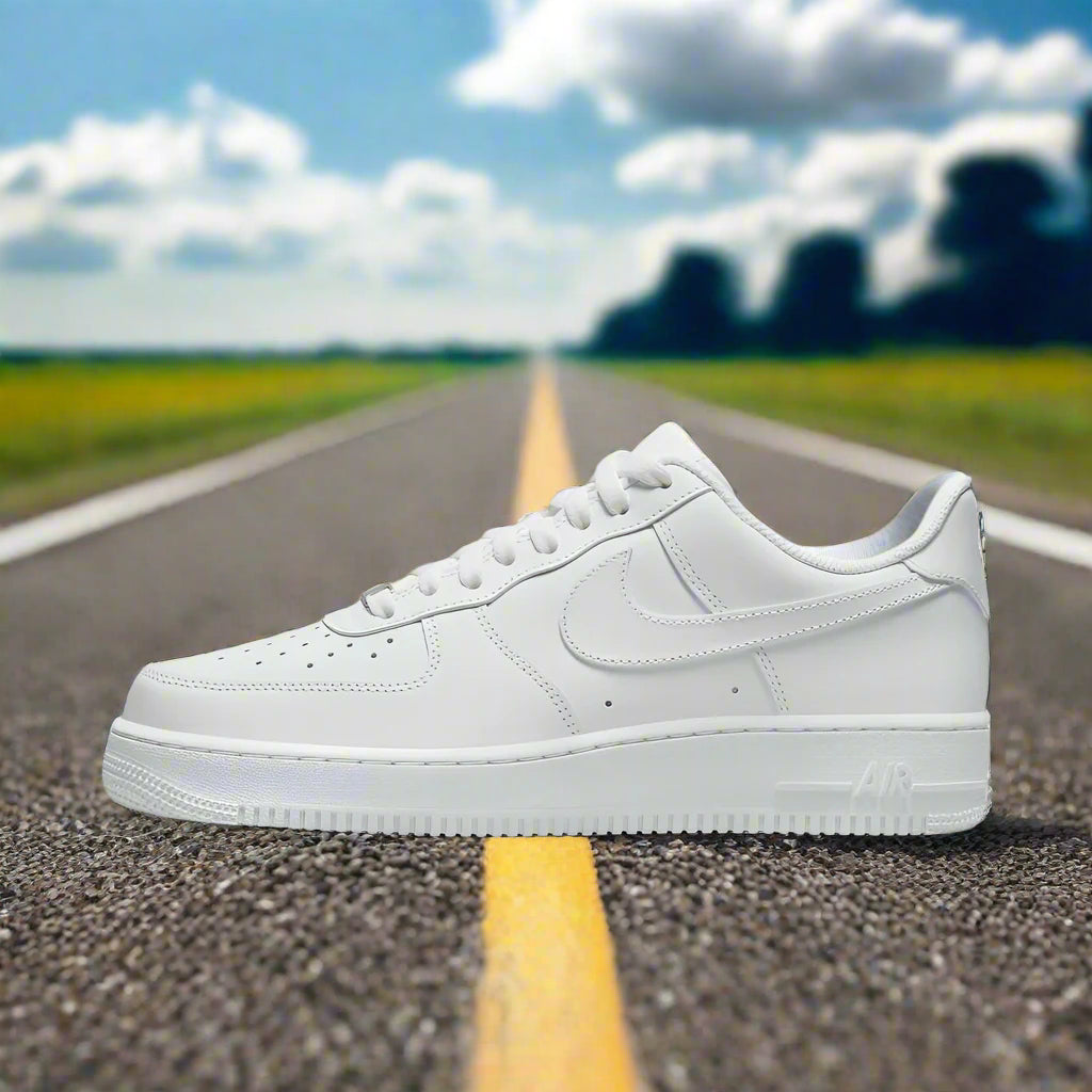 NIKE Airforce 1 white